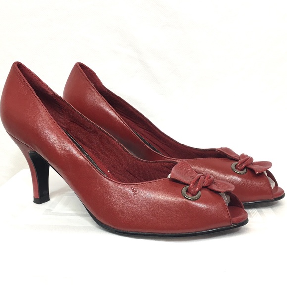 Life Stride 8 1/2 Red Pumps - Picture 1 of 4